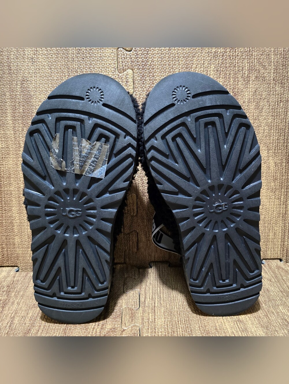 UGG Oh Fluffita Black Curly Sheepskin Platform Slide Sandals Women's Size 8 - Picture 7 of 10